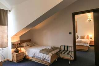 Отель GARNI HOTEL ATRIUM Никшич Четырехместный номер-6